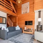 2 Bed Chalet, Sleeps 5 With Shared Pool - *