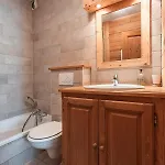 Alpehytte 2 Bed Chalet, Sleeps 5 With Shared Pool -