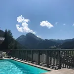 2 Bed Chalet, Sleeps 5 With Shared Pool - Alpehytte *