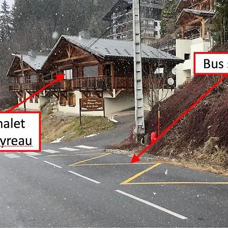2 Bed Chalet, Sleeps 5 With Shared Pool - * Morzine
