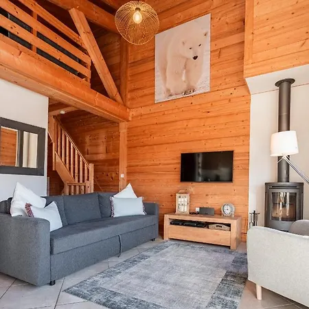 2 Bed Chalet, Sleeps 5 With Shared Pool - *