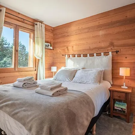 Chalet 2 Bed Chalet, Sleeps 5 With Shared Pool - Morzine
