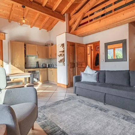 2 Bed Chalet, Sleeps 5 With Shared Pool - Morzine