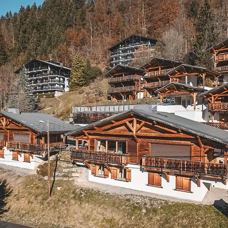2 Bed Chalet, Sleeps 5 With Shared Pool - * Morzine
