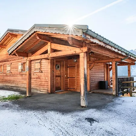 Chalet 2 Bed Chalet, Sleeps 5 With Shared Pool -