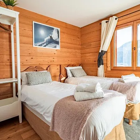 Chalet 2 Bed Chalet, Sleeps 5 With Shared Pool - Morzine