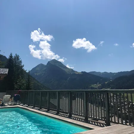 2 Bed Chalet, Sleeps 5 With Shared Pool - Morzine Chalet *